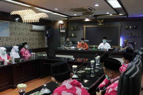 Akhyar Lepas Kafilah Medan Ke Ajang MTQN  XXXVII Tingkat Sumut_5f51f2884f0d6.jpeg