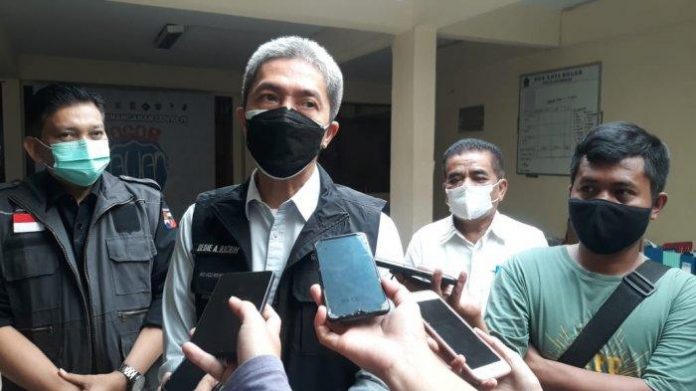 Wakil Wali Kota Bogor, Dedie Abdu Rachim, menuturkan, Pemkot Bogor memperbolehkan toko nonpangan beroperasi selama pedagang dan karyawannya sudah menjalani vaksinasi dua kali suntikan dosis