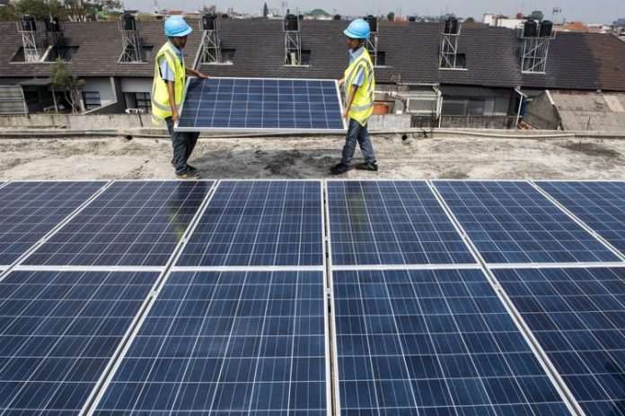 Pemerintah Sulawesi Selatan melalui PT Sulsel Citra Indonesia (Perseroda) menjajaki kerja sama pembangunan pembangkit listrik tenaga surya (PLTS) senilai Rp500 miliar dengan PT Falcon Soenich Energi (FSE)