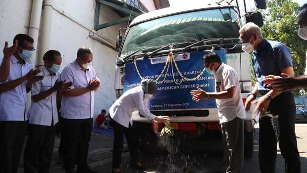 PT Perkebunan Nusantara XII atau PTPN XII, melakukan ekspor perdana kopi jenis arabika sebanyak 18 ton dengan nilai Rp 1,5 miliar ke Inggris