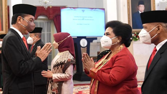 presiden-joko-widodo-melantik-fientje-maritje-suebu-2_169