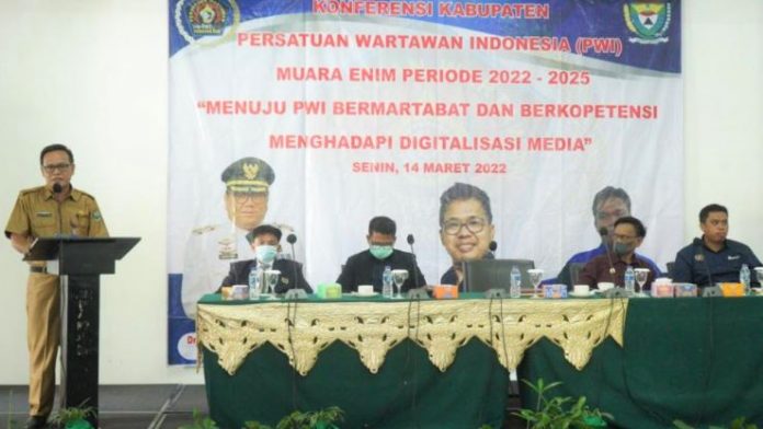 Kadiskominfo Buka Konferkab PWI Kab. Muara Enim
