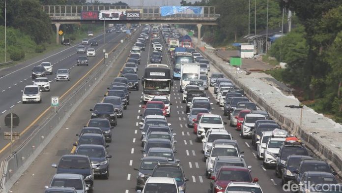 Penghujung Libur Lebaran 2022, satu juta kendaraan sudah kembali