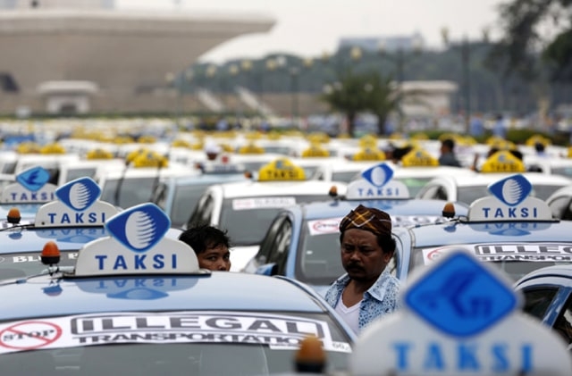 bluebird-ajak-angkasa-pura-i-kolaborasi-luncurkan-layanan-transportasi-di-bandara-ahmad-yani