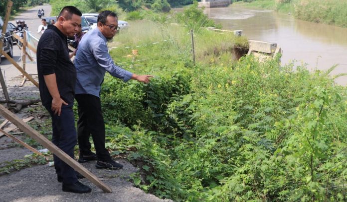 Plh. Bupati Pastikan Jalan Longsor Jembatan Enim III Diperbaiki Tahun Ini