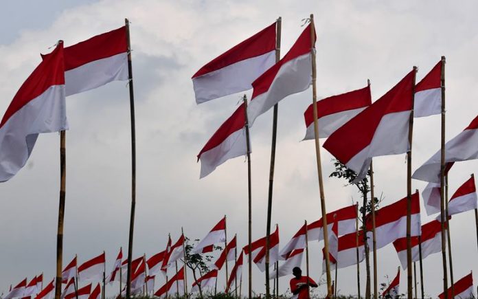 Kemendagri Ajak Pemda Bagikan 10 Juta Bendera Merah Putih