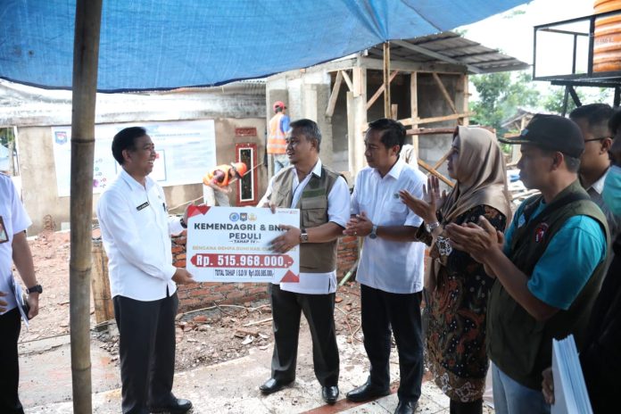 Kemendagri Kembali Bantu Korban Gempa Cianjur