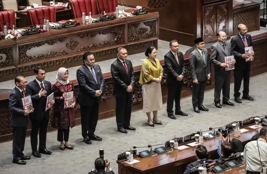044306700_1693291235-RAPAT_PARIPURNA_HUT_DPR_KE-78-FANANI_4