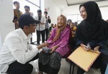 Gus Ipul Cek Penyaluran Bansos di Bandung, Pastikan Bantuan Tepat Sasaran