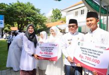 Momen Hari Santri, Bupati Ipuk Salurkan Insentif untuk 14 Ribu Guru Ngaji