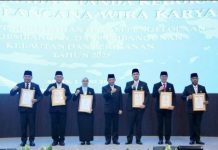 Bupati Demak Eisti’anah Raih Satyalancana Wira Karya, Bukti Komitmen Kembangkan Sektor Kelautan dan Perikanan