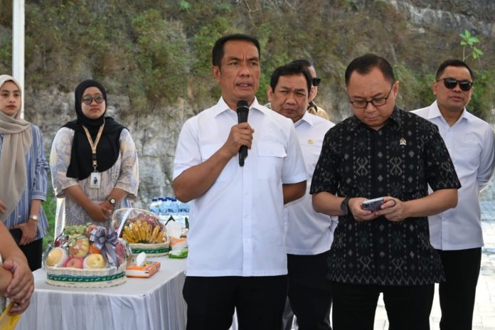 Wakil_Ketua_Komisi_XI_DPR_RI_Fauzi_Amro_saat_memimpin_agenda_Kunjungan_Kerja_Spesifik_Komisi_XI_DPR_20260622064415