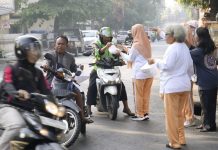 Jumat Berkah DWP Diskomdigi Jateng, Pekerja Informal Rasakan Manfaat Aksi Berbagi