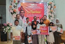 Nasir Djamil Serahkan Beasiswa PIP kepada Ratusan Pelajar di Bener Meriah