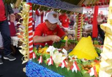 Saksikan Pawai Pembangunan, Gubernur Al Haris Tegaskan Persatuan dan Kesatuan NKRI Harga Mati