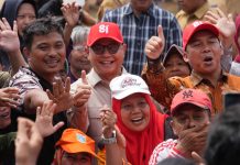 Menteri Mukhtarudin Serahkan Donasi Rp20 Juta untuk Semarak Kemerdekaan di Tebet