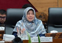 MK Putuskan Dana MBG Dipisah dari Anggaran Pendidikan, DPR Minta Roadmap Transisi Disiapkan
