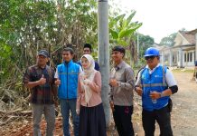 Jihan Fahira dan PLN Bantu Pasang Listrik Gratis untuk 170 Rumah di Cilejet