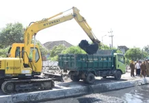 Jelang Musim Hujan, 8 Ekskavator Dikerahkan untuk Normalisasi Sungai di Sidoarjo