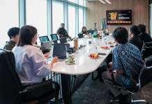 Dorong Ekonomi Kreatif, Wamen Ekraf Jadikan Video Mapping Machine Growth Baru Indonesia