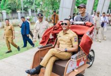 Presiden Prabowo Hibahkan 160 Becak Listrik Pindad untuk Pengayuh Lansia di Kota Bogor